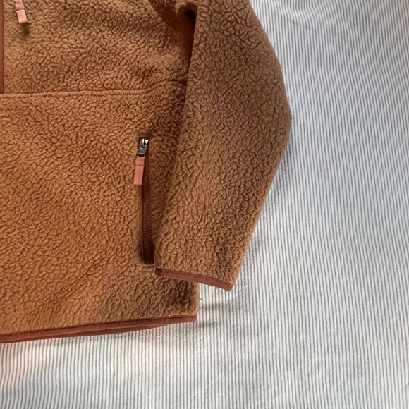 Patagonia Women's Retro Pile Marsupial Pullover - Picture 5 of 5